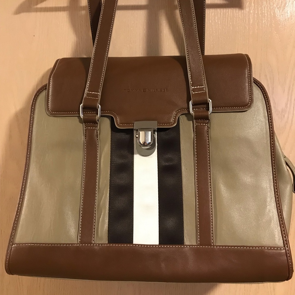 Tommy Hilfiger travel bag